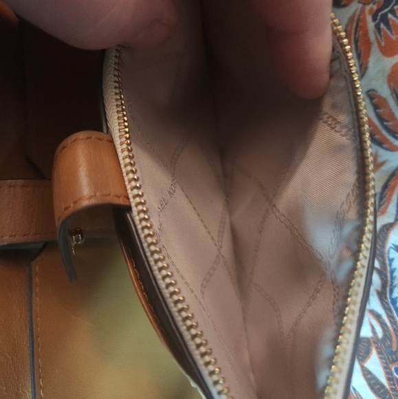 MICHAEL KOR WALLET NWOT - Picture 8 of 12